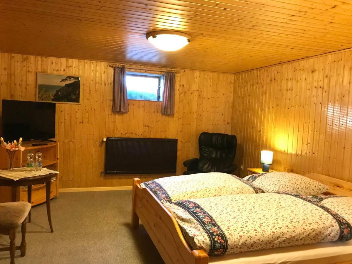 Schoenes Kellerzimmer Mit Bad Lejlighed Mittelangeln Eksteriør billede